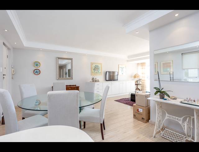 2 BEDROOM APARTMENT TO LET IN SEA POINT